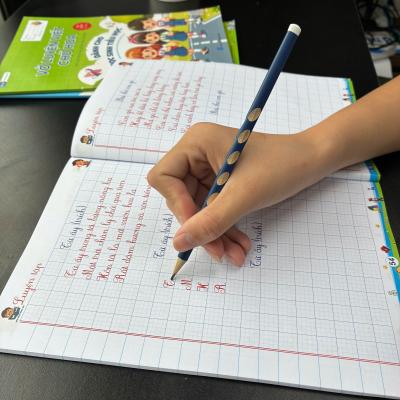 Bộ sách luyện viết tiếng Việt cho bé luyện viết chữ đẹp